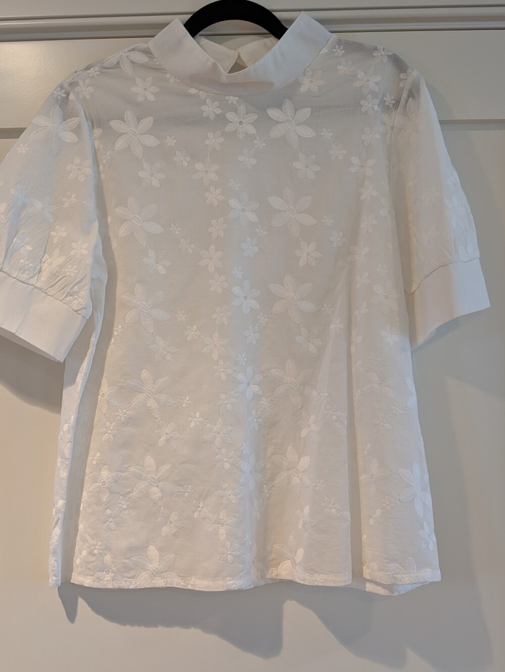 Crisp, 100% Cotton Lined, Embroidered White Blouse, Size L